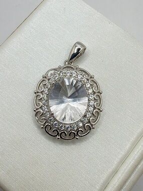 NWOT 8x10 Concave, oval Cut, faceted QUARTZ pendant in s925 and cz accents!